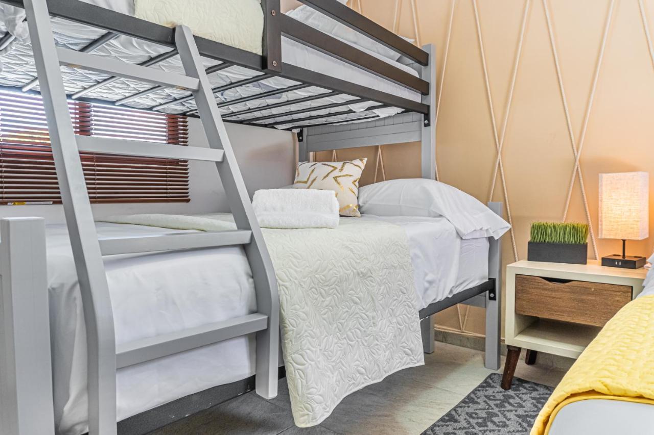 Pako Stays - Luxurious & Spacious 2 Bedroom Apartments Close To The Beach, Free Wi-Fi, Ideal Location In Downtown Cancun Centro Zewnętrze zdjęcie