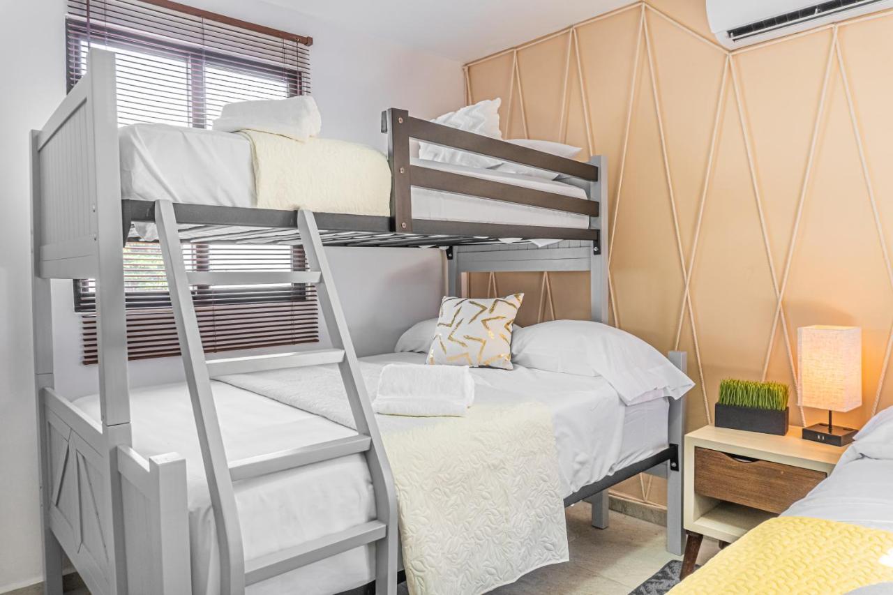 Pako Stays - Luxurious & Spacious 2 Bedroom Apartments Close To The Beach, Free Wi-Fi, Ideal Location In Downtown Cancun Centro Zewnętrze zdjęcie